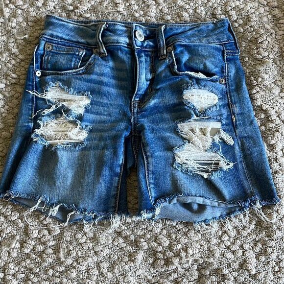 American Eagle‎ Denim Shorts. Size 2 Midi Stretch - Picture 1 of 7